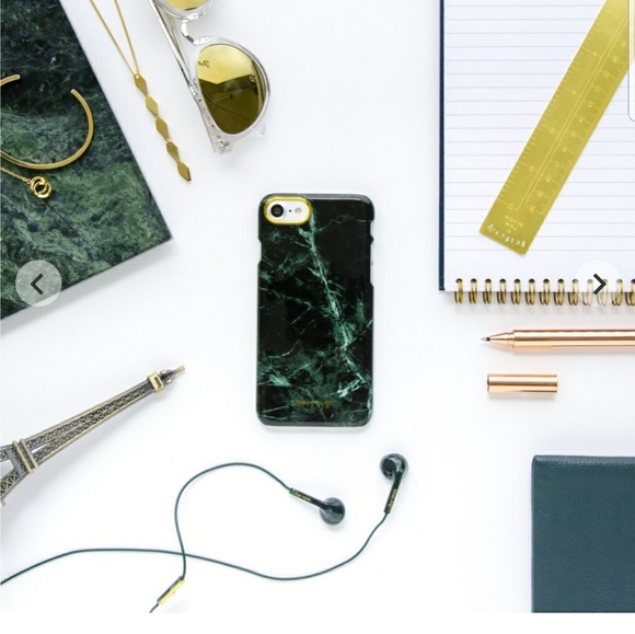 HappyPlugs IN-EAR
GREEN MARBLE
WIRED HEADPHONES - Picture 4 of 6